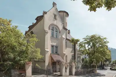 Image de Villa d'époque de prestige, au centre ville et à proximité de la mer