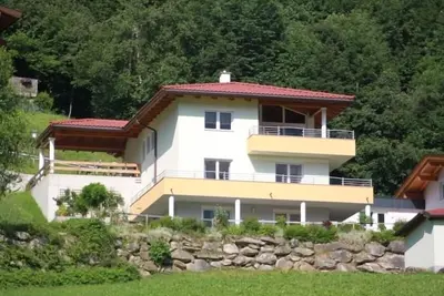 Image de Appartement avec jardin, à 3 km de Mayrhofen, ensoleillé et central avec cabine infrarouge