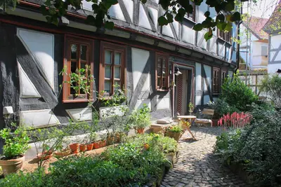 Image de Confortable et moderne Rester dans l'ambiance Ă colombages de la vieille paroisse de Gudensberg