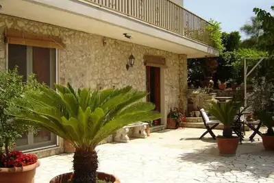 Image de Beau logement dans un jardin sicilien typique avec piscine privée