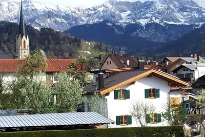 Image de Central, calme à Garmisch Partenkirchen - vue spectaculaire sur la Zugspitze