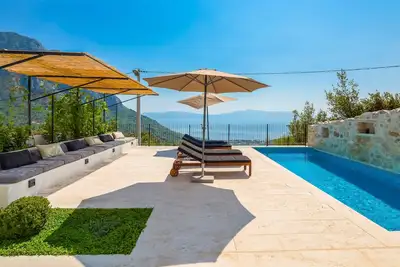Image de Villa de rĂŞve avec vue spectaculaire sur la mer, 3 chambres, piscine