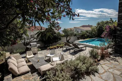 Image de Découvrez la mer (vue) - maison de vacances avec grand jardin et piscine