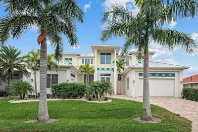 Image de Nouvelle villa de rêve dans un bel emplacement au bord de la rivière à partir de novembre 2017