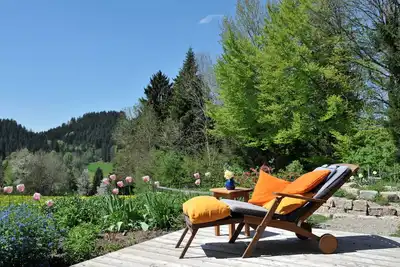 Image de Appartement situé dans une ferme unique avec vue sur les prés, les forêts et la nature.