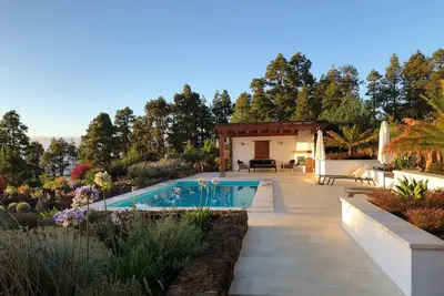 Magnifique propriété avec beaucoup de charme et de confort - piscine privée chauffée