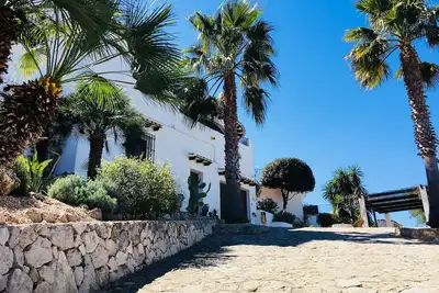 Image de Villa avec vue magnifique sur la mer et les montagnes, piscine privée, WiFi