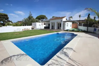 Image de Maison de plage, Fuente del Gallo, piscine privée, terrasse jardin et vue sur la piscine - Casa Chari -