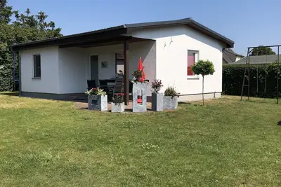 Image de De style contemporain, la maison de vacances familiale dans un endroit calme