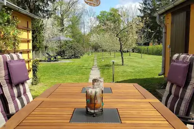 Image de Bungalow moderne avec grand jardin et une terrasse agréable,