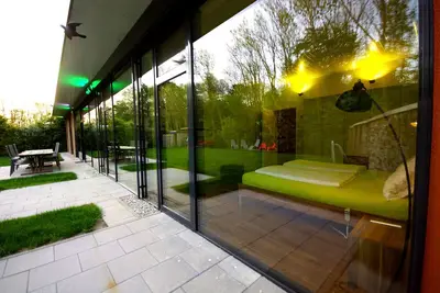 Image de Maison du bonheur et spa en pleine forêt, 180 m², 5 chambres, jusqu'à 12 personnes