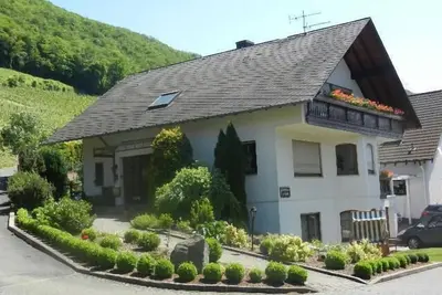 Image de confort appartement de vacances nouvellement meublé au pied du château Thurant Alken