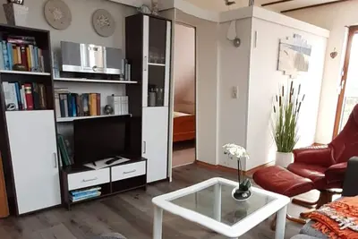 Appartement clair et ensoleillé avec vue du balcon sur le superbe jardin