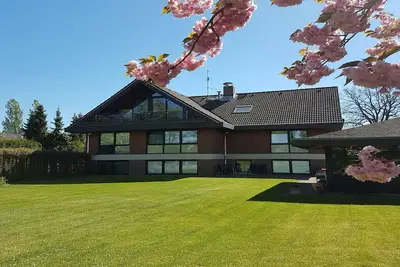 Image de Grande maison de vacances avec jardin d'hiver dans un endroit calme! Près de Hambourg