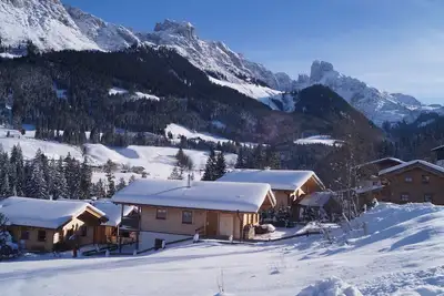 Image de Maison Boris, animaux acceptés, sur les pistes, les montagnes, un mobilier moderne