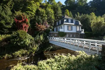Image de Villa \"live\" avec pont privé, pavillon, Park, Emplacement unique à Monschau