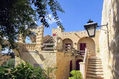 Image de Zabbetta - ferme typique avec une grande piscine et une vue magnifique