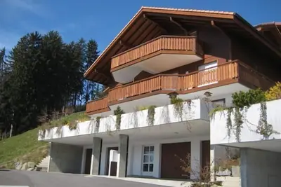 Image de Logement de luxe sur la terrasse du soleil dans le haut pays bernois