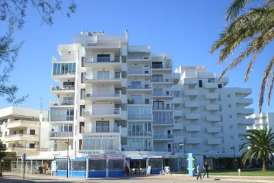 Sa Manega 4-O: Appartement moderne dans un emplacement de plage, vue imprenable