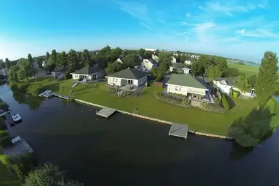 Image de Maison de vacances avec ponton, Internet, Tv numérique, sauna
