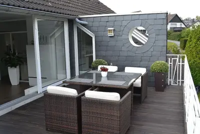 Image de Exclusive appartement de style loft de 100 m² à Solingen avec 2 terrasses sur le toit