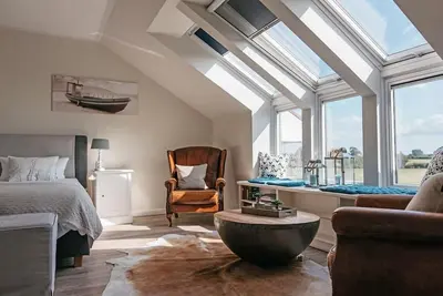 Image de Maison familiale de luxe sur la mer Baltique avec jardin, sauna et WiFi