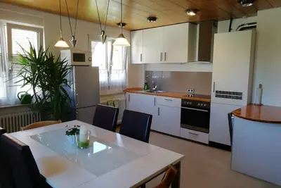 Image de hébergement familial dans un quartier résidentiel calme de la ville