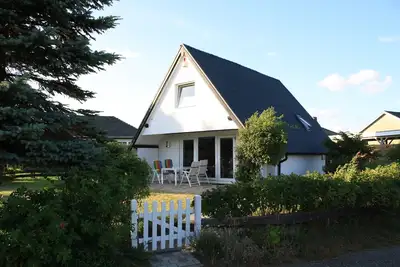 Image de Bright House, de la famille dans la digue à proximité d'un équipement de haute qualité