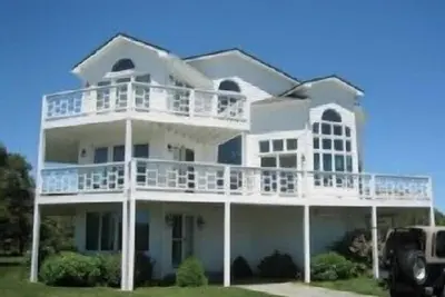 Image de Mv Beach Escape - Spacieuse maison de plage de Katama