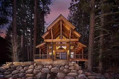 Image de Beauté architecturale avec des vues, marches du lac et des pilleurs