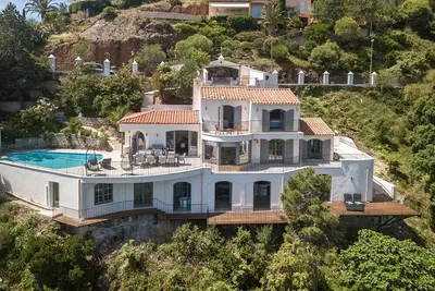 Image de Villa de luxe avec 5 chambres et vue panoramique sur Cannes et Théoule-sur-Mer