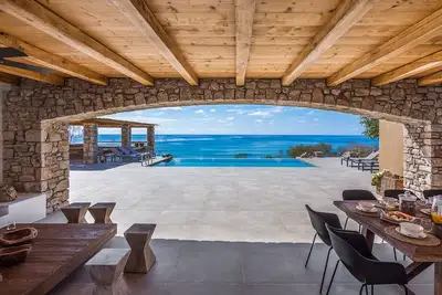 Image de Bienvenue à Beach House Arvi en Crète, où chaque détail compte!