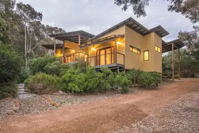 Image de Idéalement situé pour accéder aux caves, galeries et plages