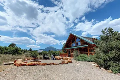 Image de Grand groupe de location! Lodge, 5 cabines, barbecue, bol en feu de camp, cuisines, salle Ă manger,