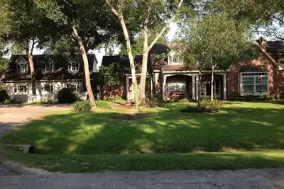 Image de Nw Houston - l'endroit parfait pour attendre une nouvelle maison, visiter la famille ou se reposer après le travail.
