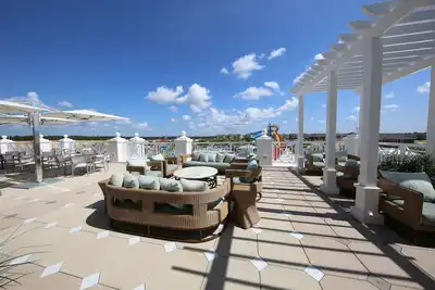 Image de Nouveau 10 chambres / 10 salles de bain - Navette gratuite pour les parcs