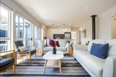 Image de Immaculée, spacieuse et à quelques pas de la plage! 16h départ le dimanche *