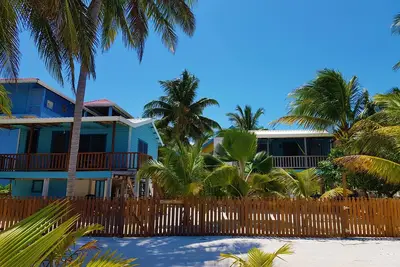 Image de Carolyn's Other House- Beachfront Cottage