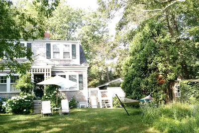 Jardin vivant près du musée à Vineyard Haven