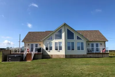 Image de Cottage Waterfront sur la belle baie de Brackley