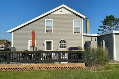 Image de Marchez jusqu'à la plage, profitez du plan d'étage ouvert et de la cour