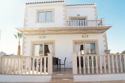 Villa Joanna Dpsi7-Villa à deux lits -Pool-Bbq-Free WiFi-Près de la plage de Protaras