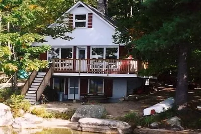 Image de Lakefront Cottage sur Pristine Maine Lake