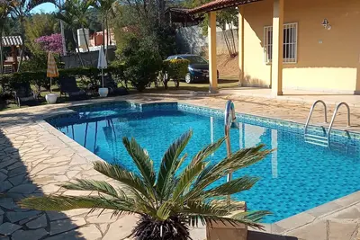 Image de Belle ferme, Wi-fi, piscine, barbecue, four à pizza et terrain de football.