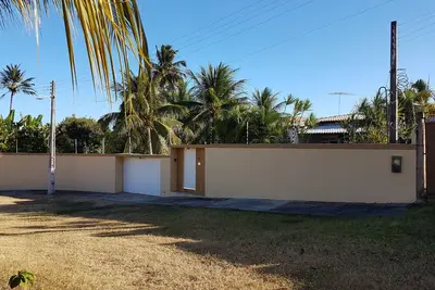 Image de Maison de plage confortable avec piscine, zone de loisirs et à proximité. la plage.