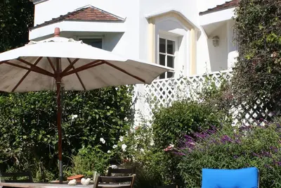 Image de De style méditerranéen Bungalow près de la plage