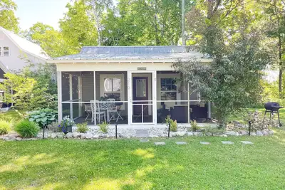 Image de Macatawa- Mackinaw City Cottage - Marchez jusqu'à la ville! Courte distance en voiture de Park / Beach / Up