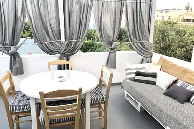 Image de Coquet appartement avec terrasse, deux pièces, jusqu'à 4 : 300m de Livadia beach