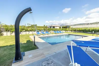 Image de Villa Arvilla avec piscine privée, 12 personnes