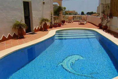 Image de Villa avec piscine privée au calme mais à proximité des restaurants, Supermarke